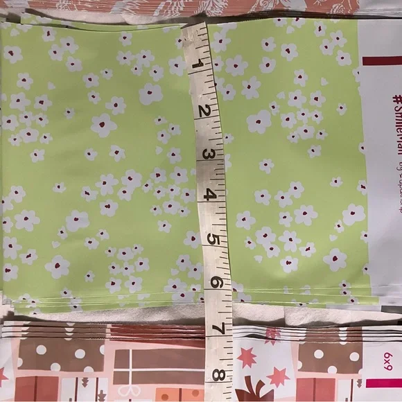Bundle of 30 Poly Mailers – 6x9” Floral + Gift Wrap Designs New - Picture 3 of 3